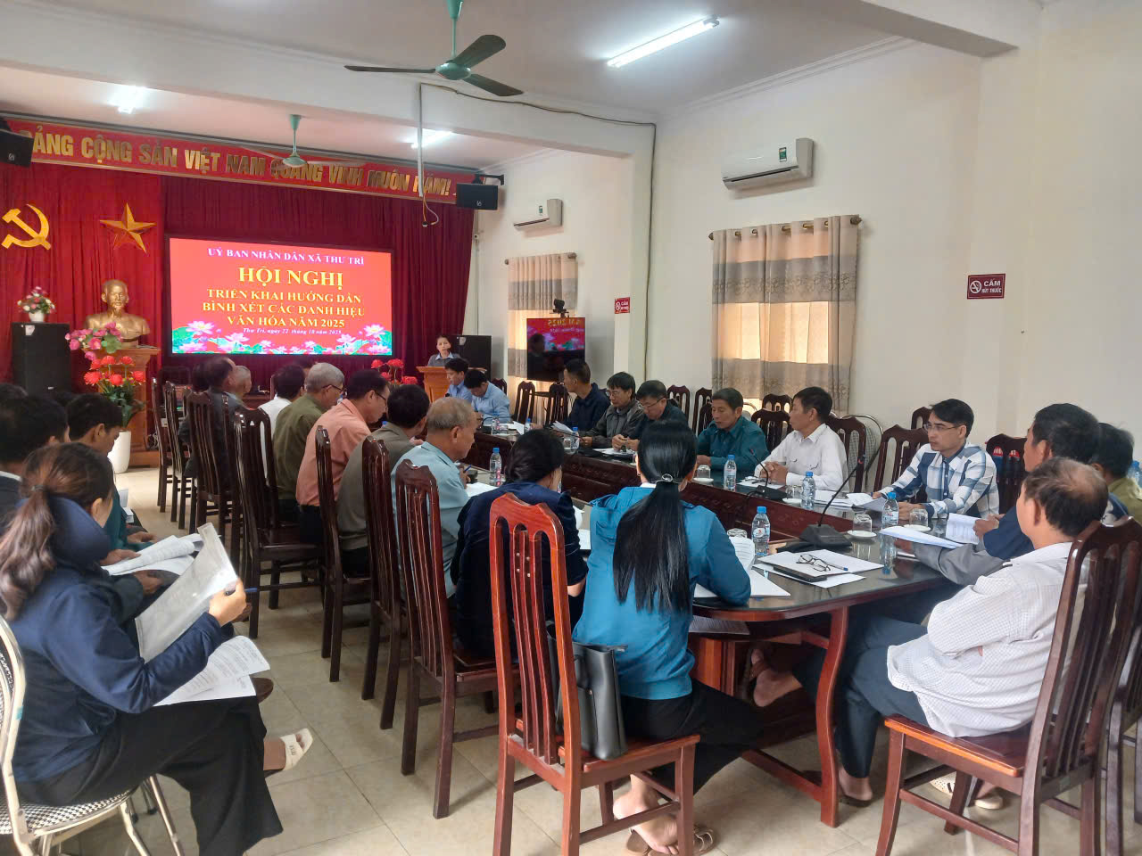 XÃ THƯ TRÌ TỔ CHỨC HỘI NGHỊ HƯỚNG DẪN BÌNH XÉT CÁC DANH HIỆU VĂN HÓA NĂM 2025