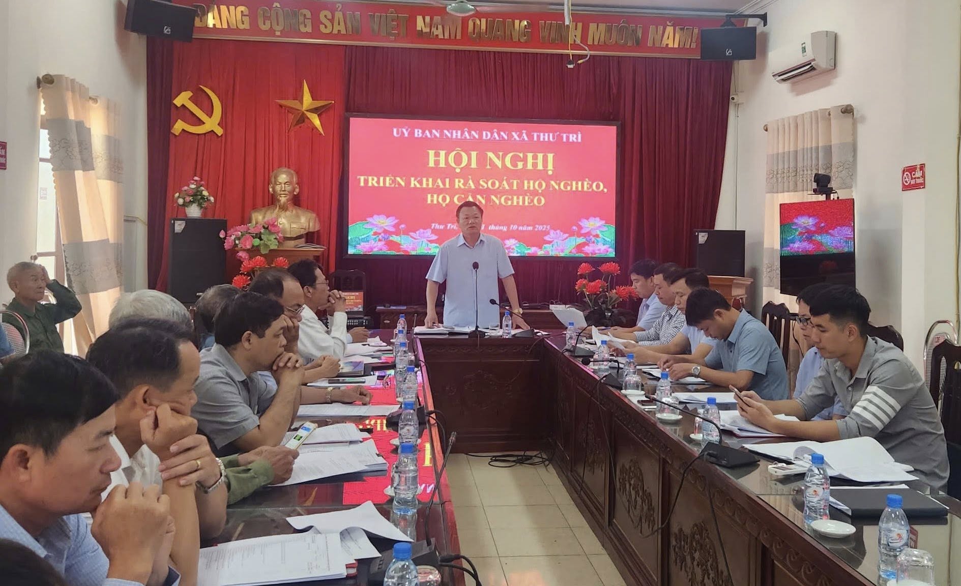 XÃ THƯ TRÌ TỔ CHỨC HỘI NGHỊ TRIỂN KHAI KẾ HOẠCH RÀ SOÁT HỘ NGHÈO, HỘ CẬN NGHÈO VÀ TRIỂN KHAI KẾ HOẠCH 90 NGÀY LÀM SẠCH DỮ LIỆU ĐẤT ĐAI