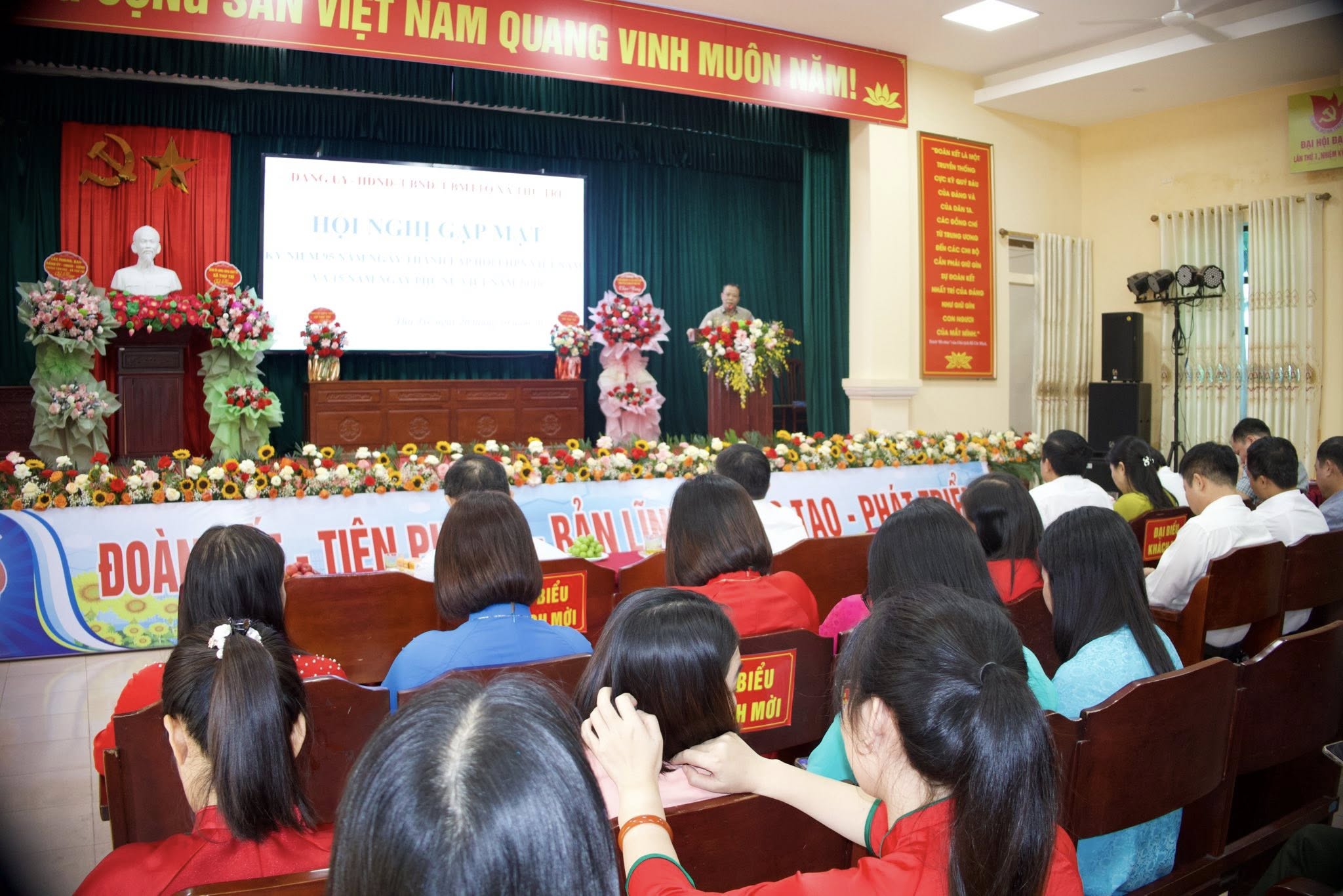 XÃ THƯ TRÌ TỔ CHỨC GẶP MẶT KỶ NIỆM 95 NĂM NGÀY THÀNH LẬP HỘI LIÊN HIỆP PHỤ NỮ VIỆT NAM (20/10/1930 - 20/10/2025) VÀ 15 NĂM NGÀY PHỤ NỮ VIỆT NAM (20/10/2010 - 20/10/2025)