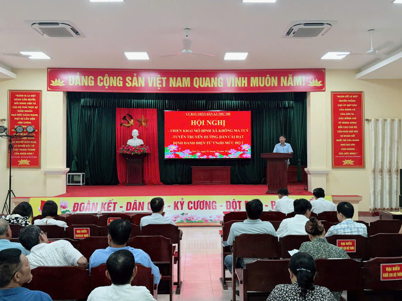 Xã Thư Trì triển khai mô hình “Xã không ma túy” và hướng dẫn cài đặt định danh điện tử VNeID mức độ 2